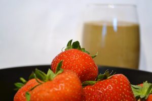 Strawberry Orange and Dandelion Smoothie Strawberry Orange and Dandelion Smoothie