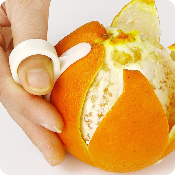 The Ultimate Smoothie Blender Guide; 
 orange finger peeler