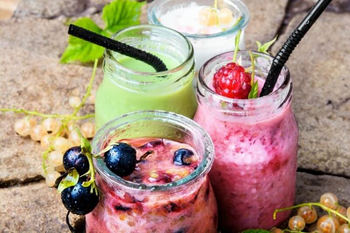 The Ugly TRUTH About Meal Replacement Shakes; smoothies with fresh berry