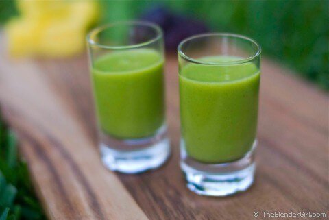 Raw Vegan Pina Colada Green Smoothie: Healthy Blender Recipes