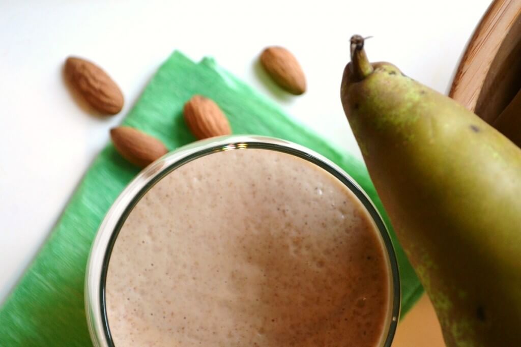 Almond and Pear Smoothie
