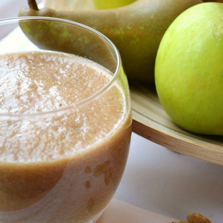 Pear, Cardamon and Apple Smoothie