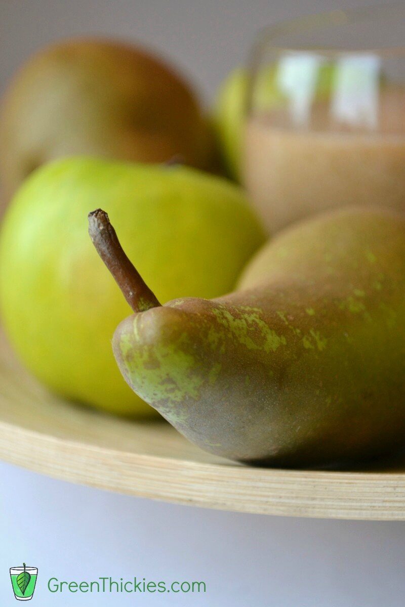 Pear Cardamon and Apple Smoothie