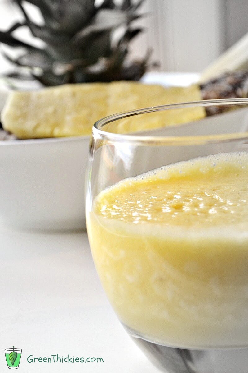 Pineapple and frozen orange juice smoothie