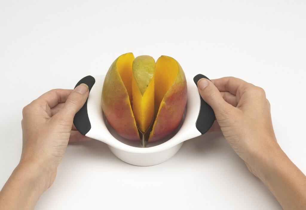 The Ultimate Smoothie Blender Guide; 
 Mango Splitter