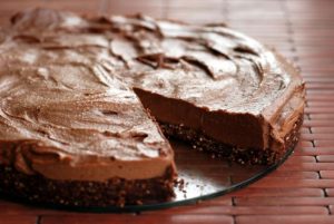 Better Than Nutella Cheesecake (Almost Raw Chocolate Hazelnut Cheesecake)