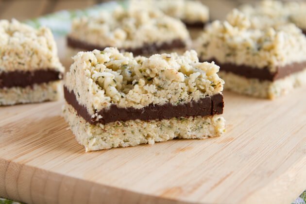 Keto No Bake Oatmeal Fudge Bars