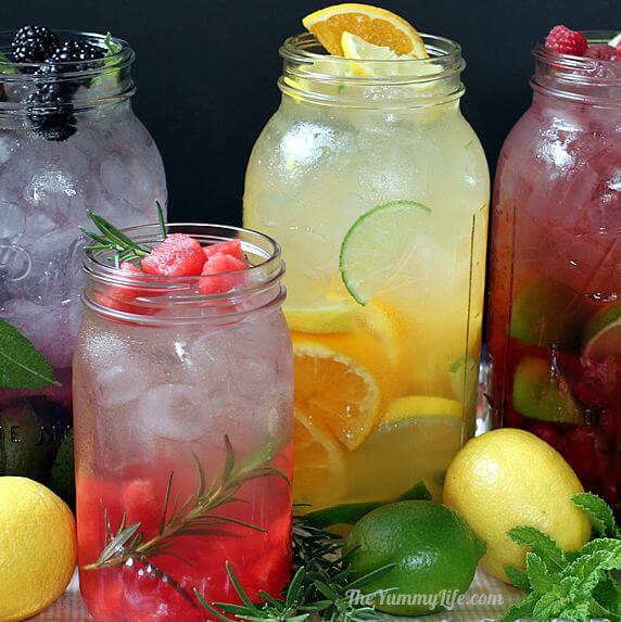 NATURALLY FLAVORED FRUIT & HERB DETOX WATER
