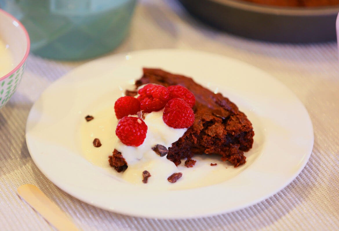 37 Healthy Valentine's Day Recipes: Indulge Without The Bulge 
GOOEY CHOCOLATE BROWNIES (VEGAN) and raspberries on top
