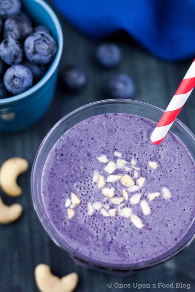 27 HEALTHY Smoothie Recipes: Tasty & Quick CHOCOLATE BLUEBERRY SMOOTHIE