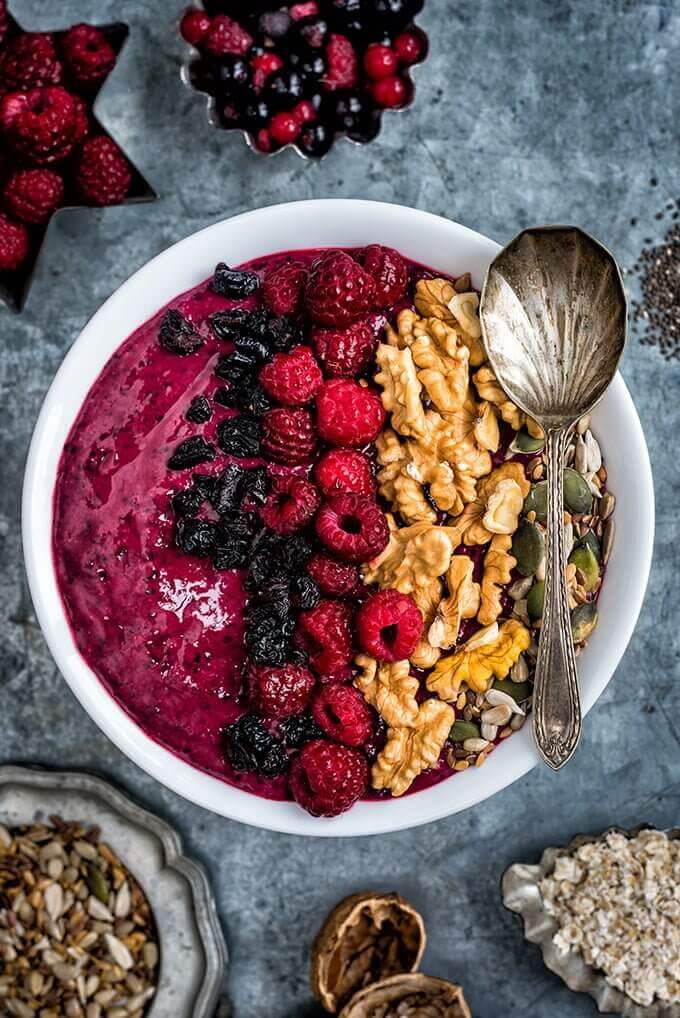 27 HEALTHY Smoothie Recipes: Tasty & Quick MIXED BERRY SMOOTHIE BOWL