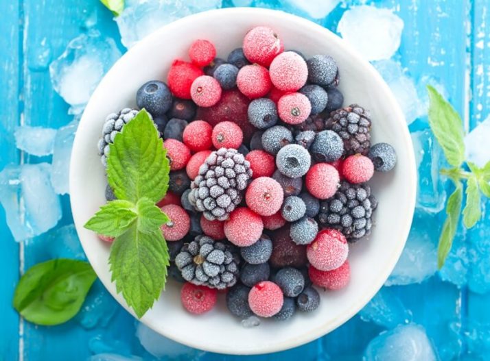 How To Make Thick Shakes And Smoothies: 56 Easy Ways; Frozen berries