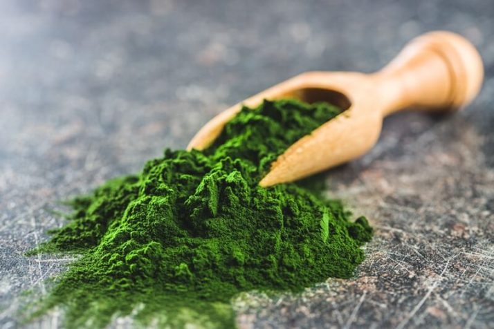 Spinach Powder Vs Fresh Spinach: Includes Weight Loss Recipe; green-chlorella-powder-in-wooden-scoop