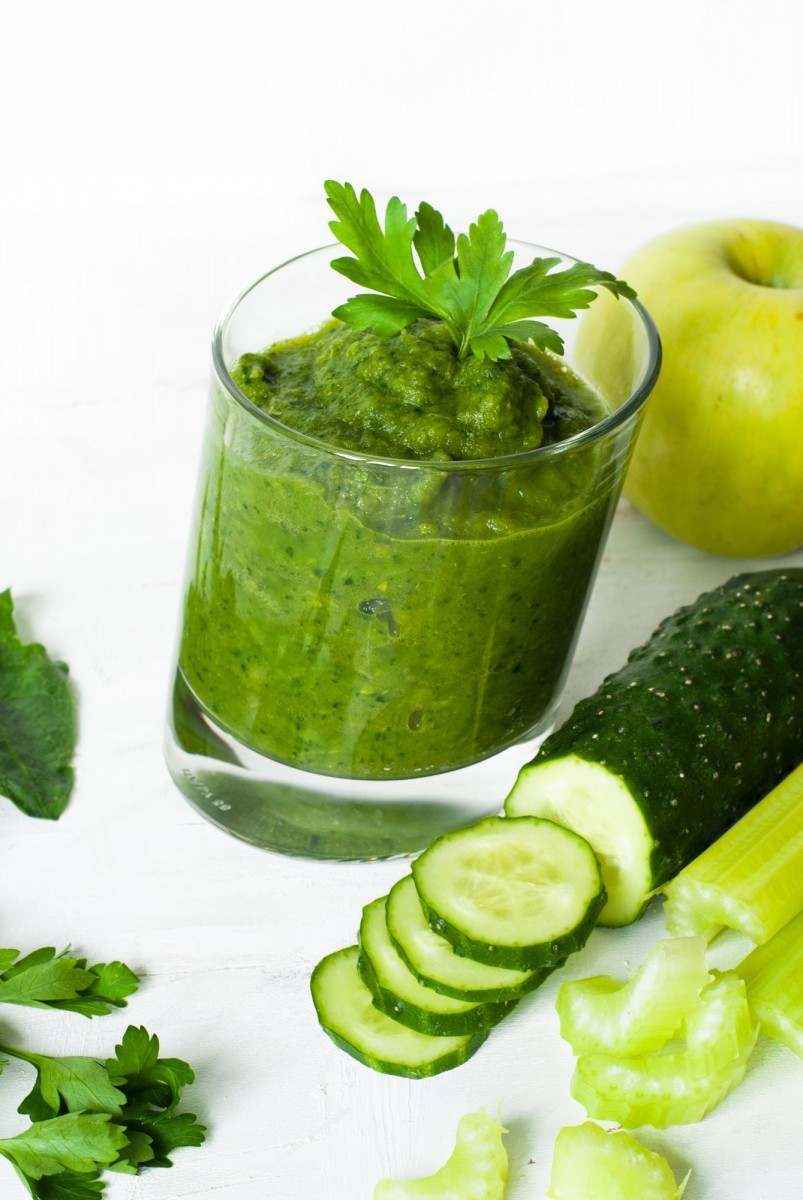 Green vegetable smoothie
