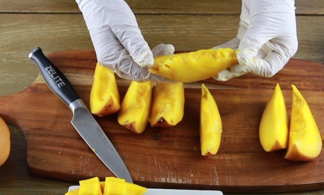 How To Eat A Mango (4 Ways)