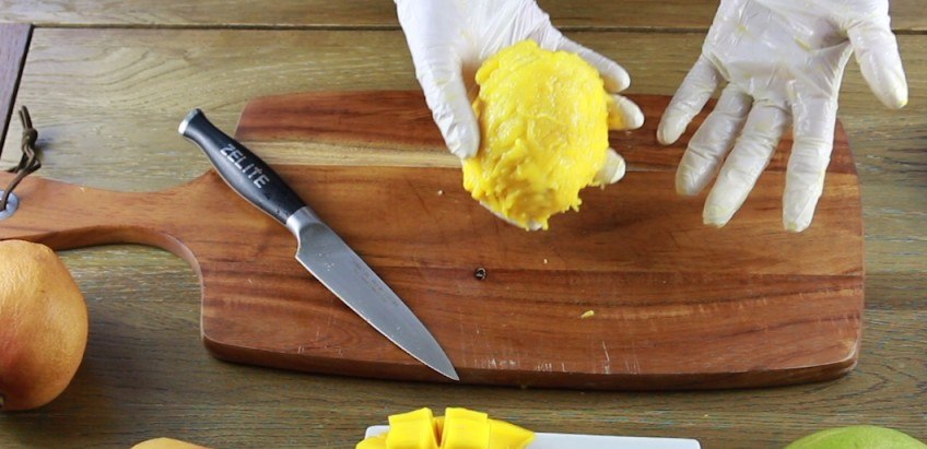How To Peel A Mango (4 Ways)